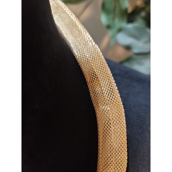 Women's Statement Gold Mesh Necklace With Spiral Wire Design And Druzy Stone - Picture 7 of 8